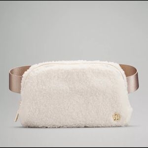 LULULEMON Everywhere Fleece Belt Bag